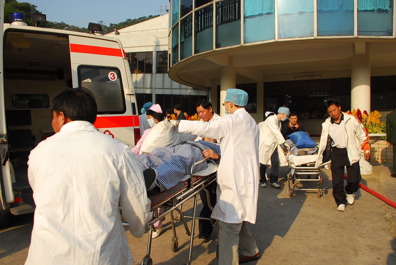 疑死亡后仍送医院抢救9天，生命的奇迹与社会的反思