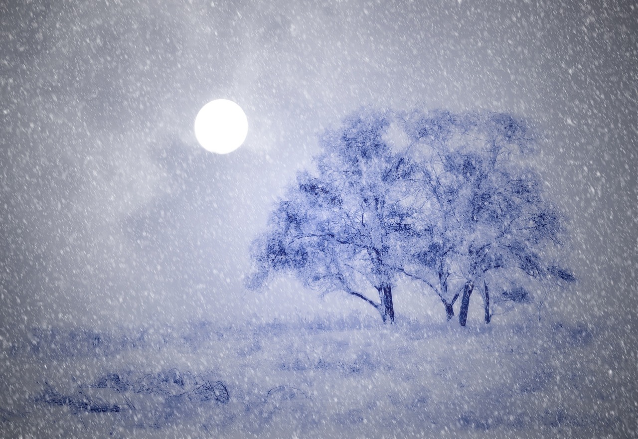 北京门头沟迎来入秋后第一场雪——雪舞山川，秋意渐浓