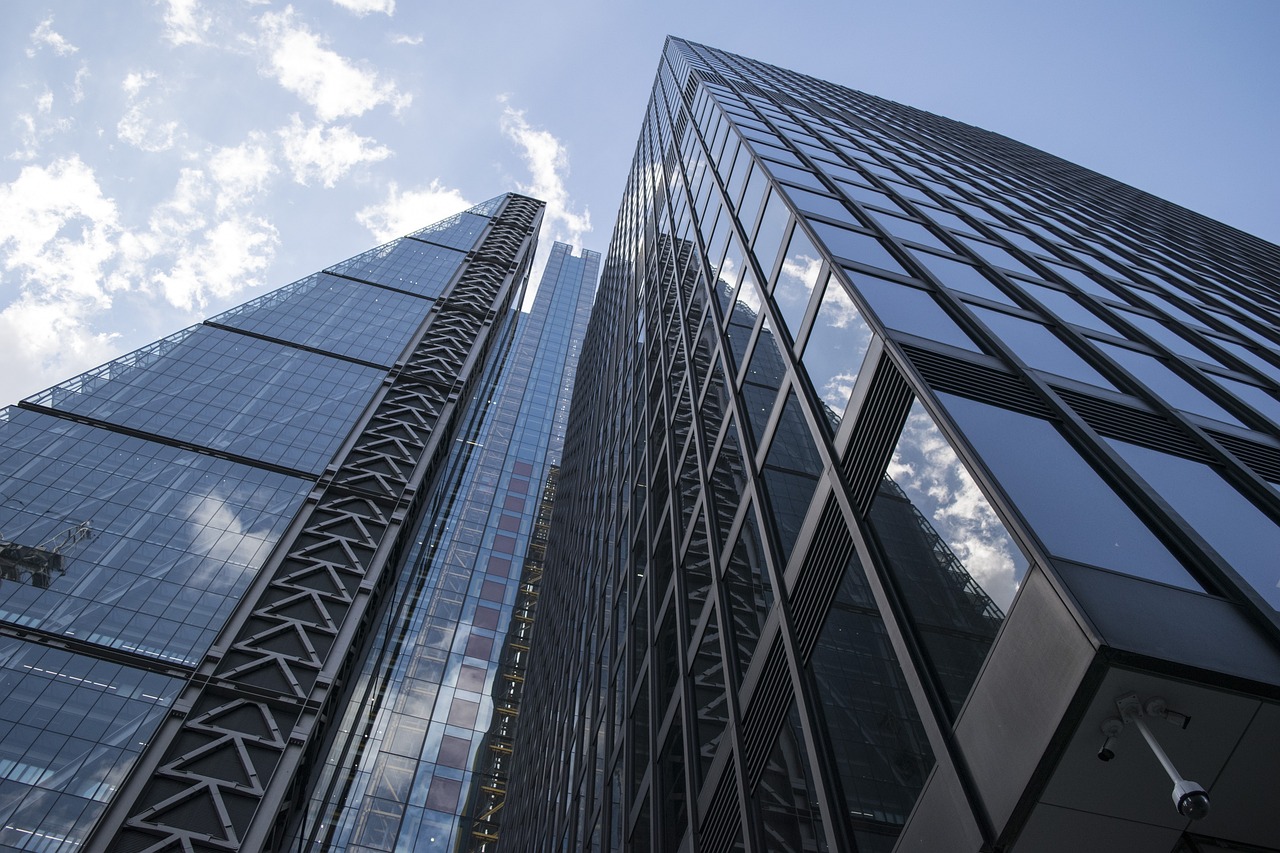 揭秘西南财经金融学院，精英摇篮中的研途探索