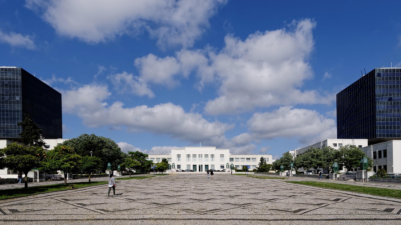 兰州财经大学研究生院，培养高端财经人才的摇篮