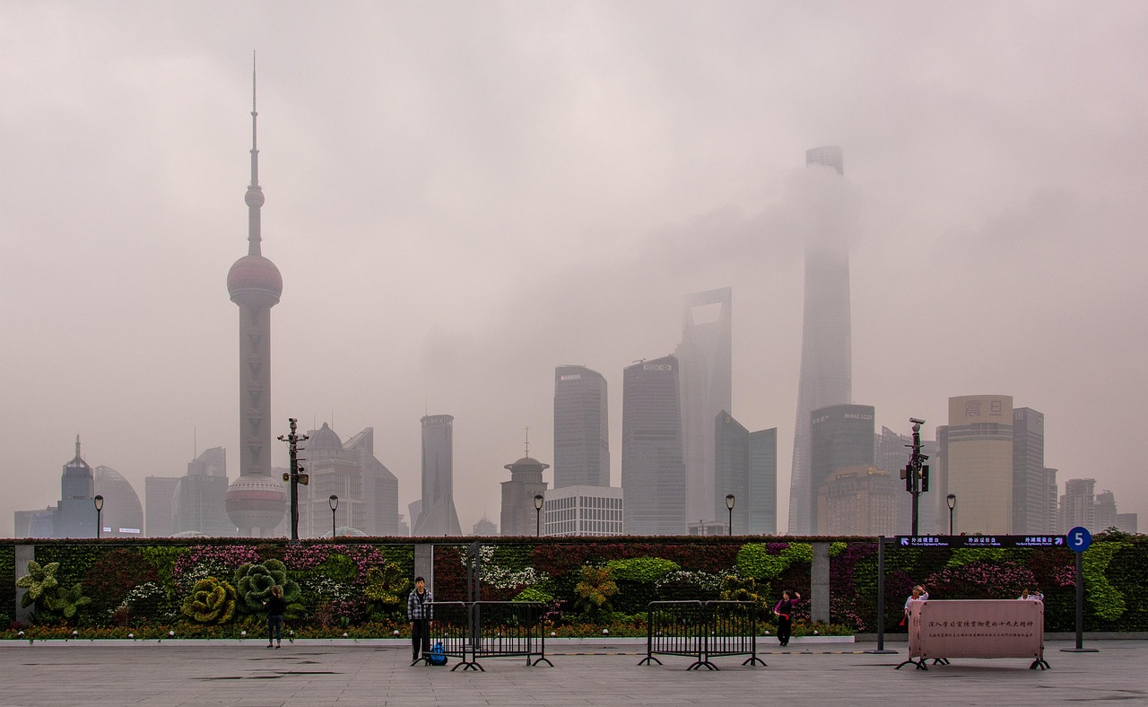 上海发布2025重点产业布局，两大基金、21项目落地！