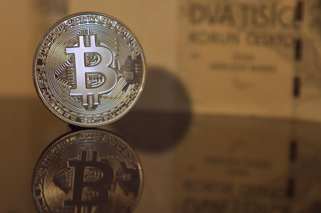 现货黄金未来走势不确定，需谨慎操作