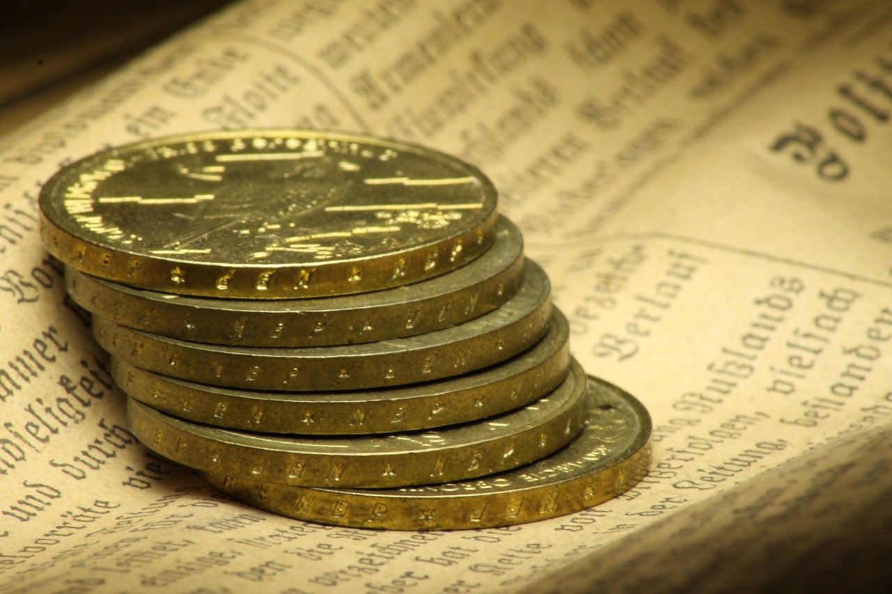 现货黄金下挫一度，金价波动加剧