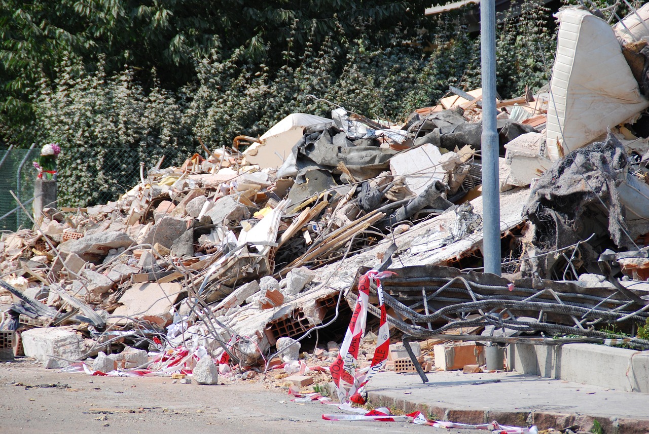 大连地震：一场自然灾害的警示，揭示城市脆弱性