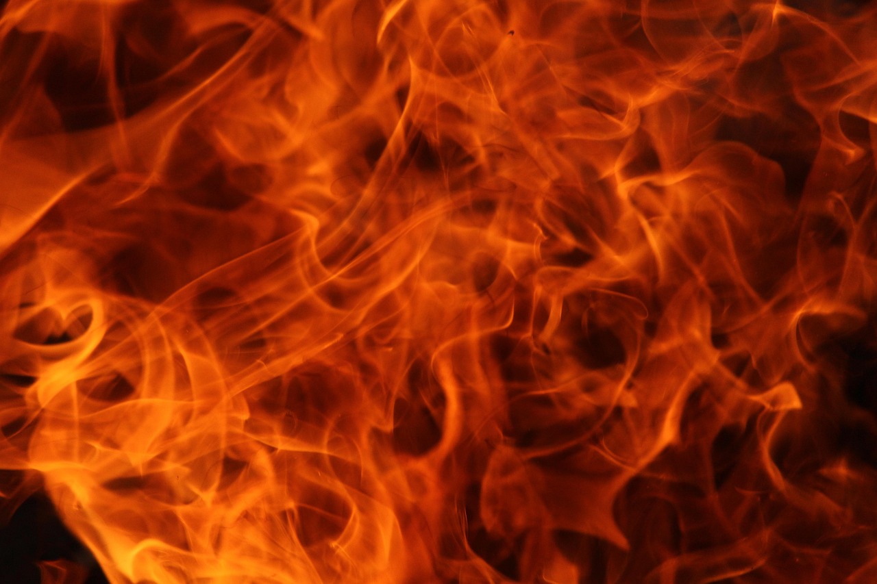 海口气象局封门照火事件：揭秘气象服务中心神秘火灾真相