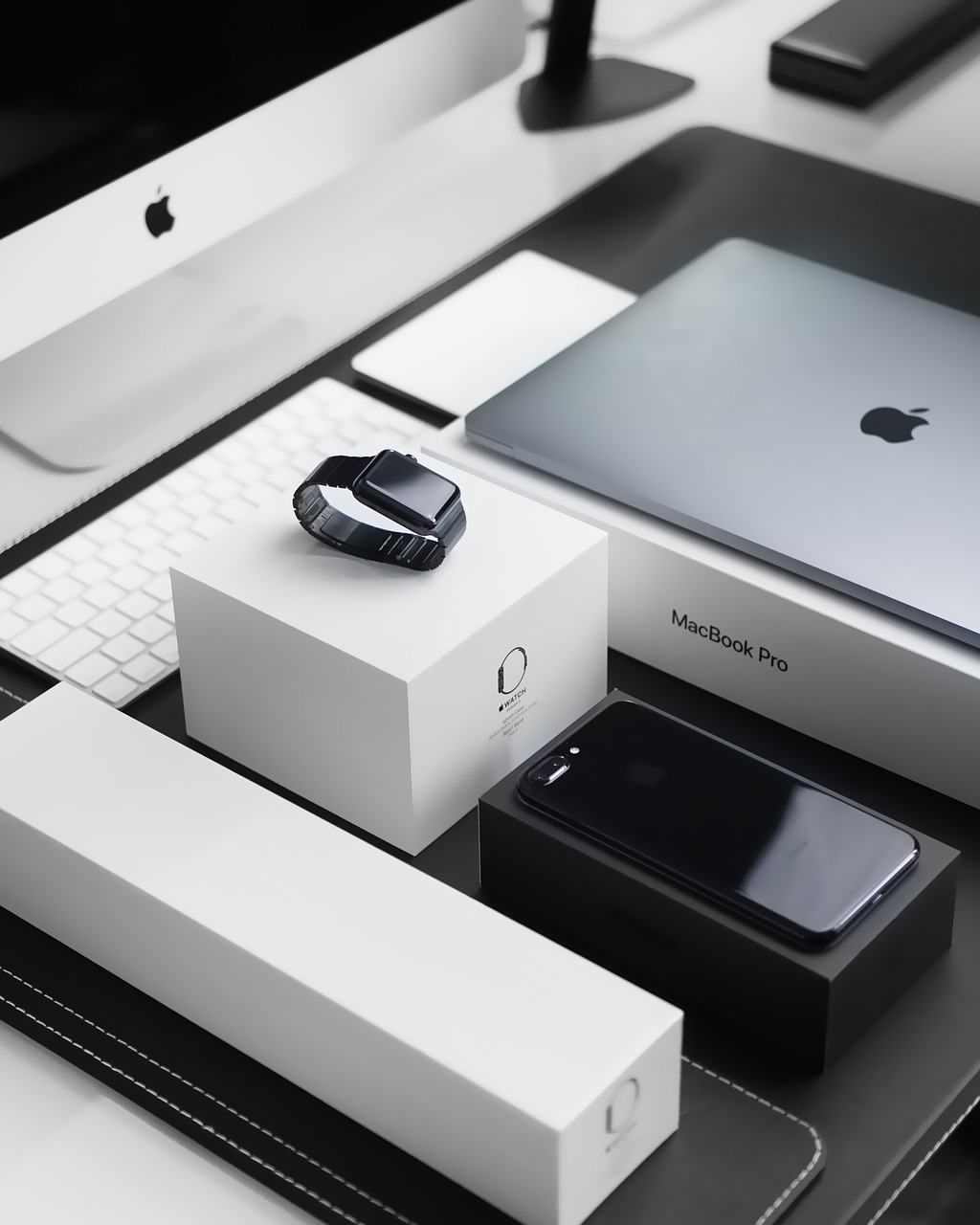 苹果Q3财报：iPhone销量下滑，AI产品遭用户吐槽