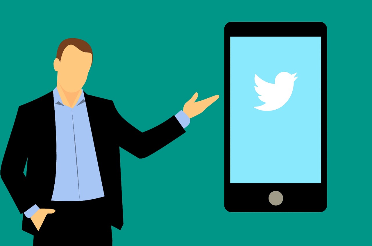 Twitter正式更名为X，引发社交媒体行业关注