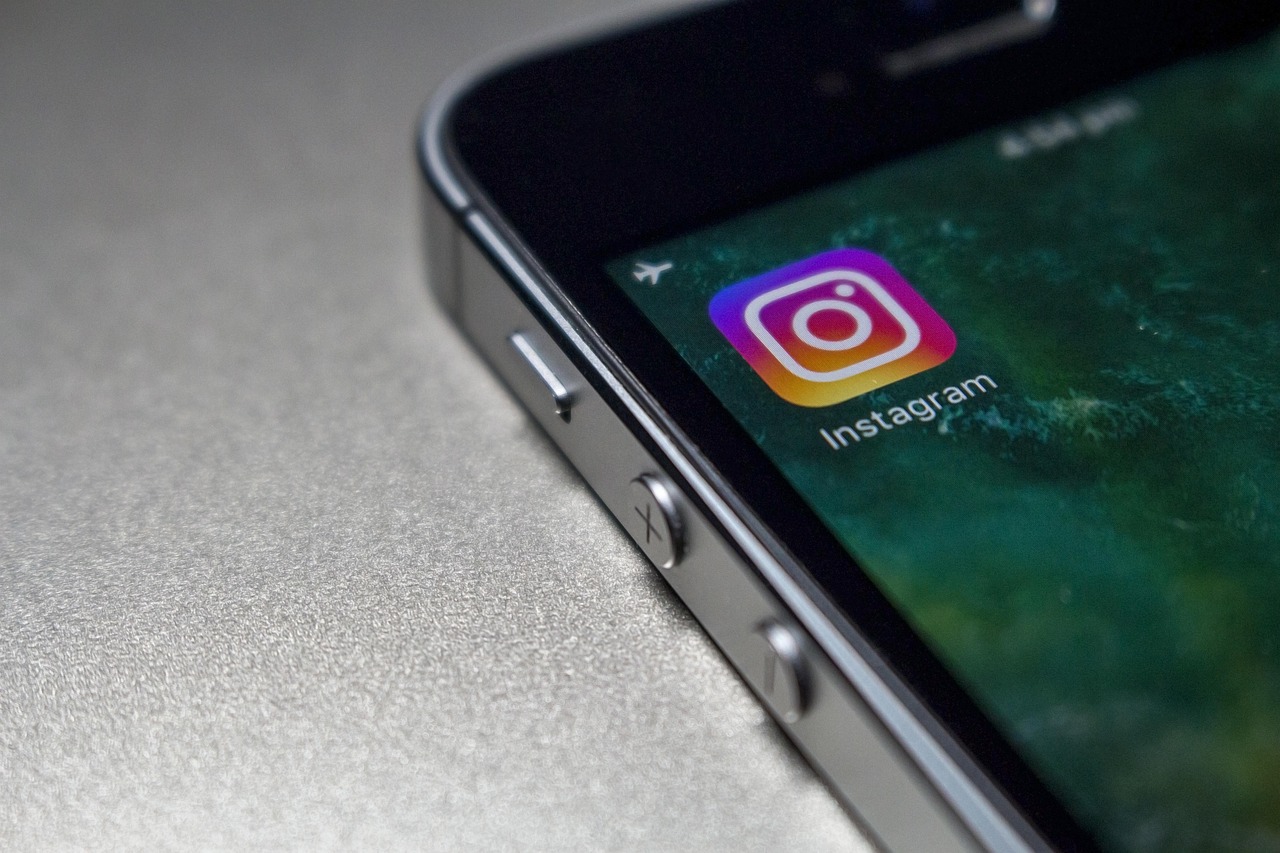 Instagram推出聊天支付功能，让用户在聊天中直接完成交易