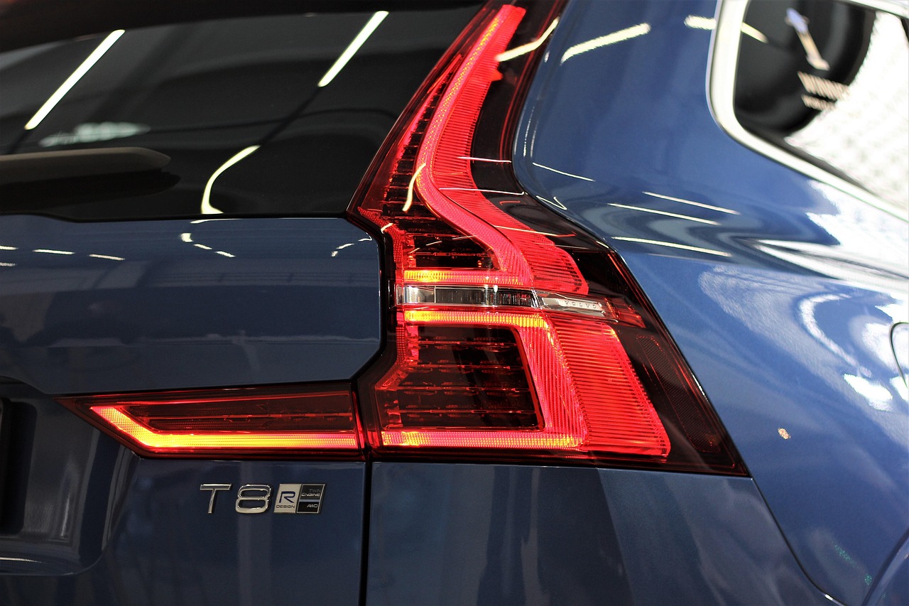 AITO交付超3万台，再推首款纯电车型问界M5 EV