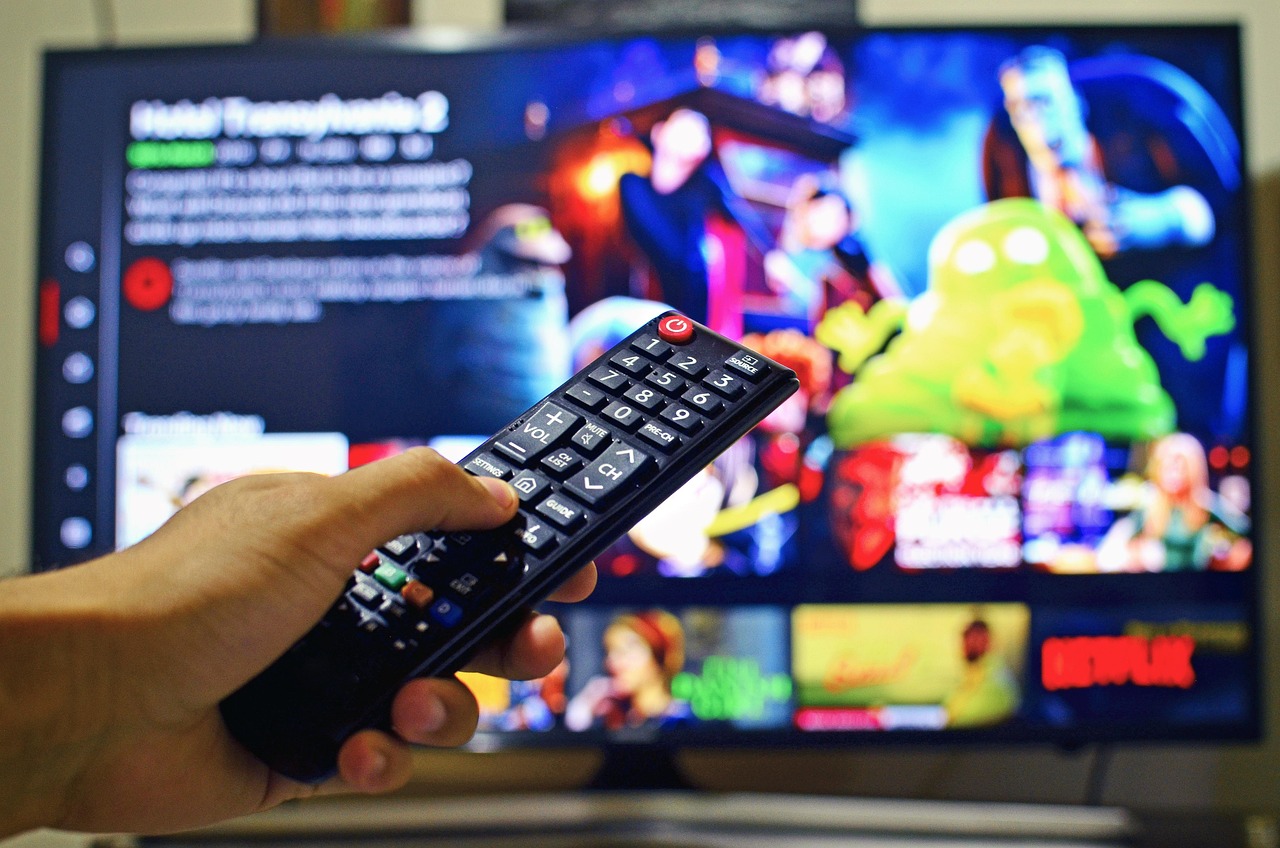 亚马逊寻求电影制片行业高管，已接触Netflix电影部门负责人
